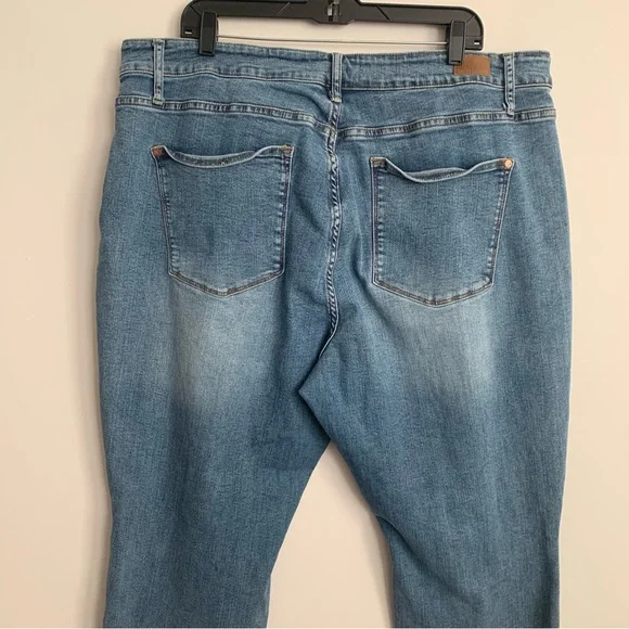 Judy Blue Boyfriend Fit High Waist Light Wash Jeans Size 24W - Picture 10 of 14